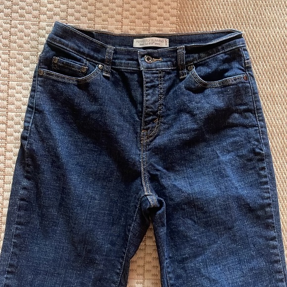 Levi's Perfectly Slimming Boot Cut 512 Jeans - Picture 3 of 7